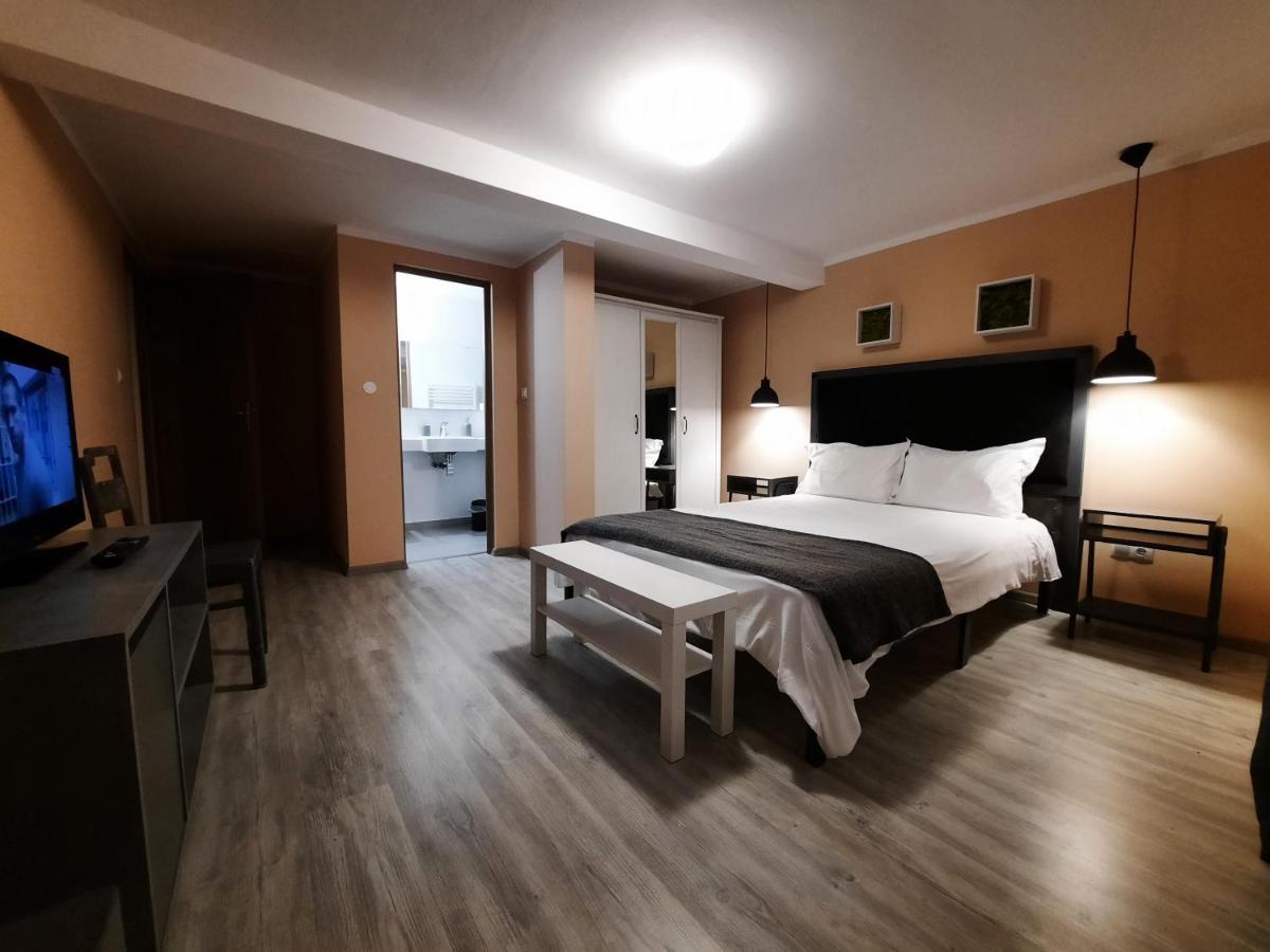 Pif Apart Livada Postei Braşov Esterno foto